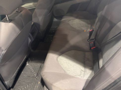 Used 2019 Toyota Camry LE image 9