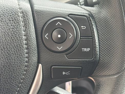 Used 2017 Toyota RAV4 LE FWD image 30
