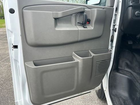 Used 2023 GMC Savana 2500 w/ Driver Convenience Package RWD image 15