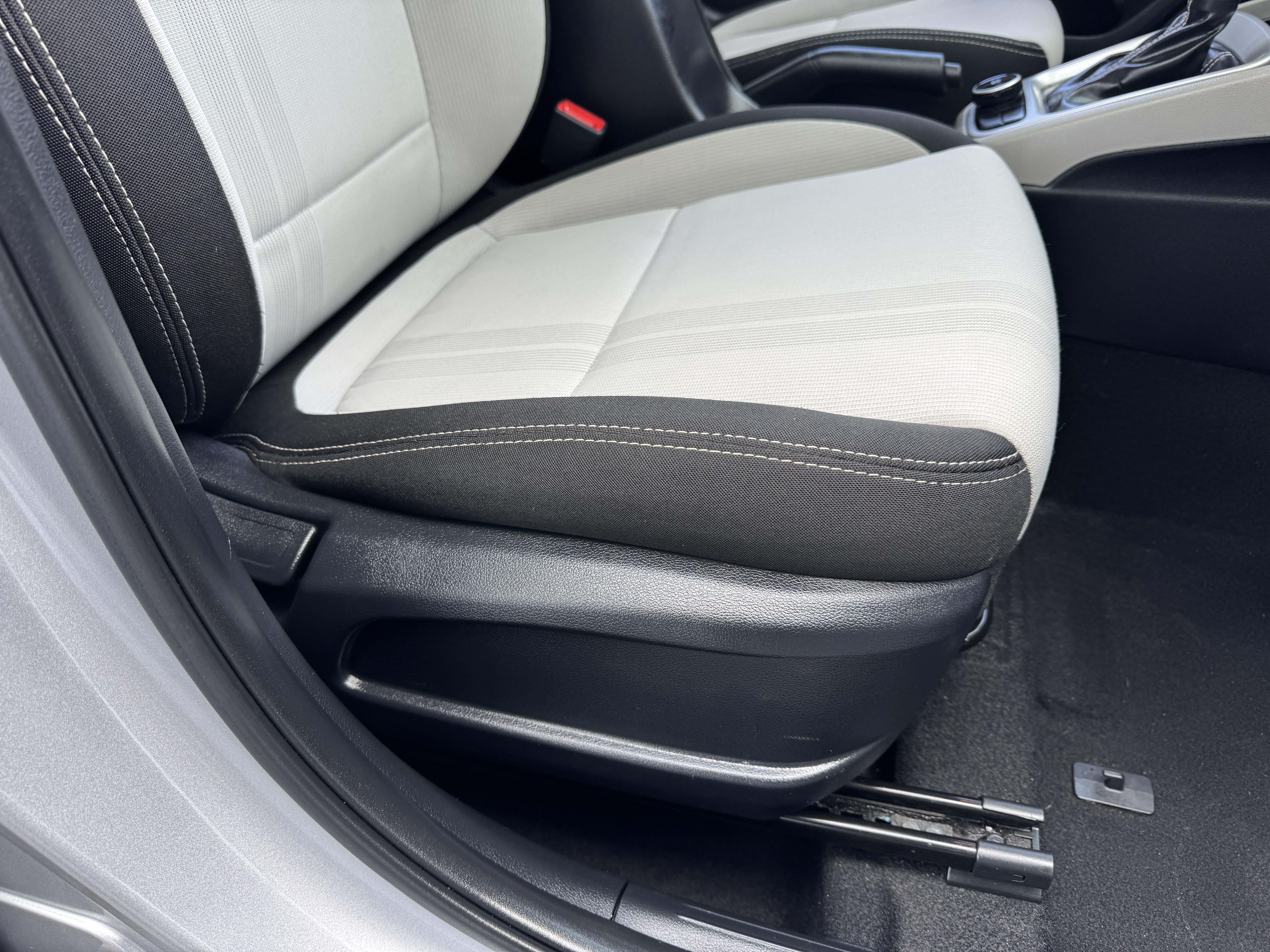 Used 2023 Hyundai Venue SEL FWD image 22