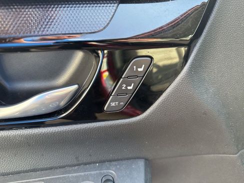 Used 2023 Honda CR-V EX-L image 9