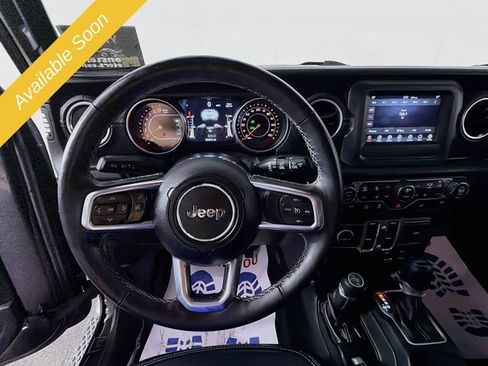 Used 2018 Jeep Wrangler Unlimited Sahara AWD/4WD image 11