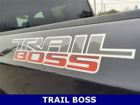 Used 2022 Chevrolet Silverado 1500 LT Trail Boss w/ Protection Package image 11