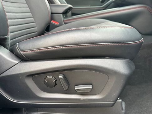 Used 2025 Ford Explorer ST-Line w/ ST-Line Street Pack image 24