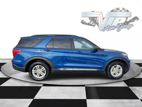 Certified 2022 Ford Explorer XLT image 5