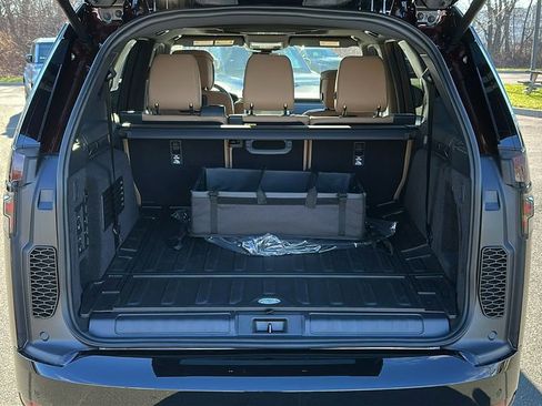 New 2026 Land Rover Discovery Limited Edition image 26