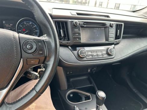 Used 2018 Toyota RAV4 XLE image 37