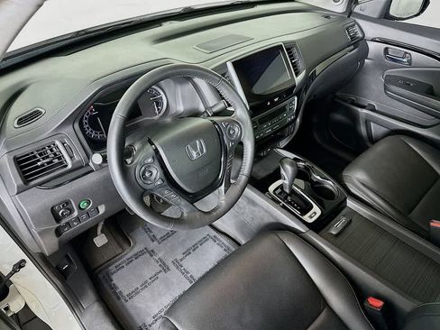 Used 2018 Honda Ridgeline RTL-E image 2