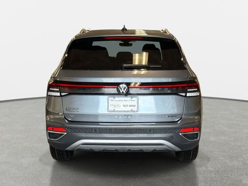 New 2026 Volkswagen Taos SE image 6