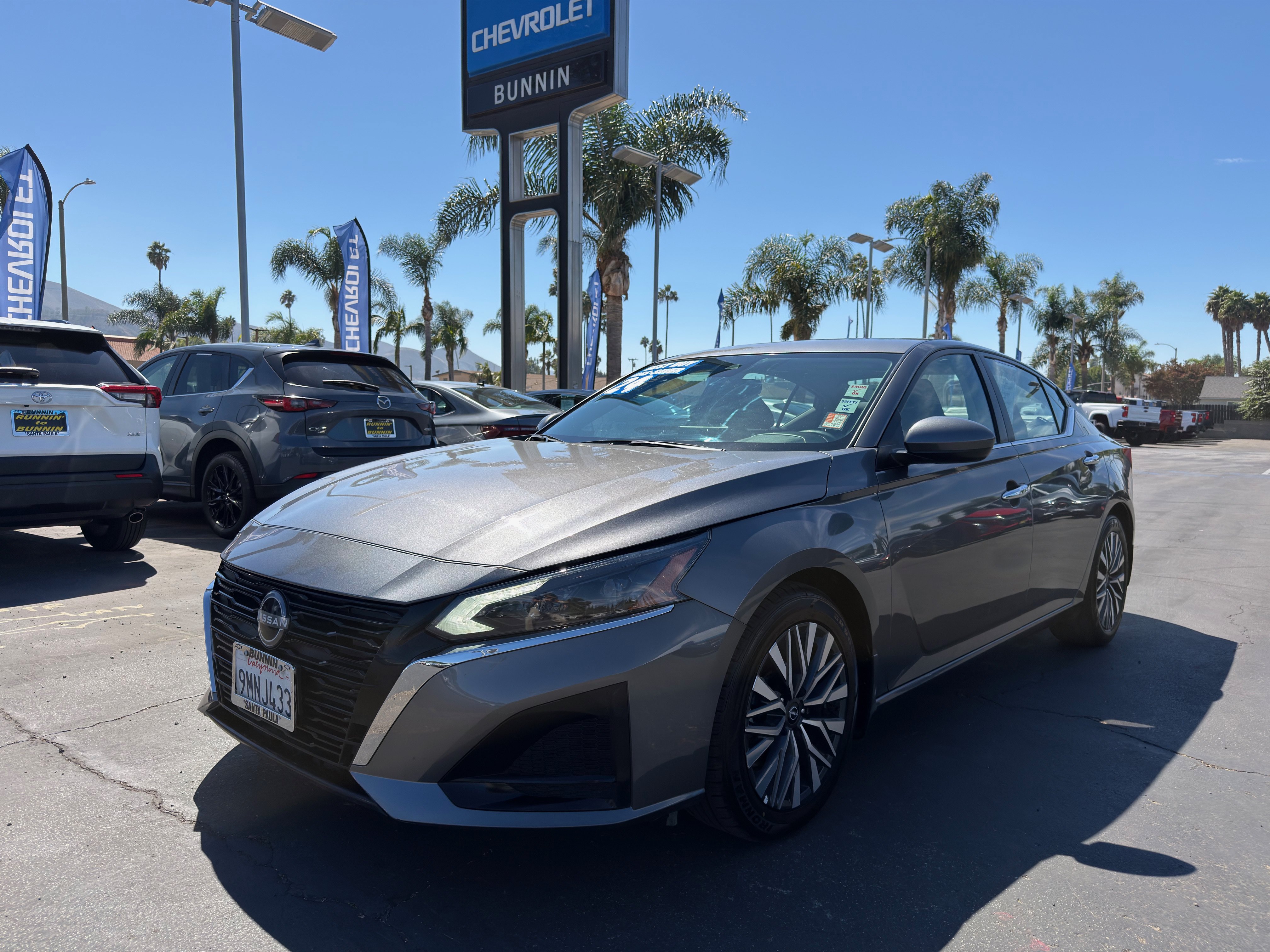 Used 2024 Nissan Altima 2.5 SV w/ SV Premium Package FWD image 4