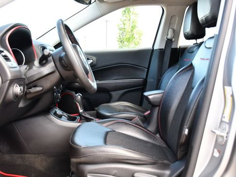 Used 2021 Jeep Compass Trailhawk AWD/4WD image 19