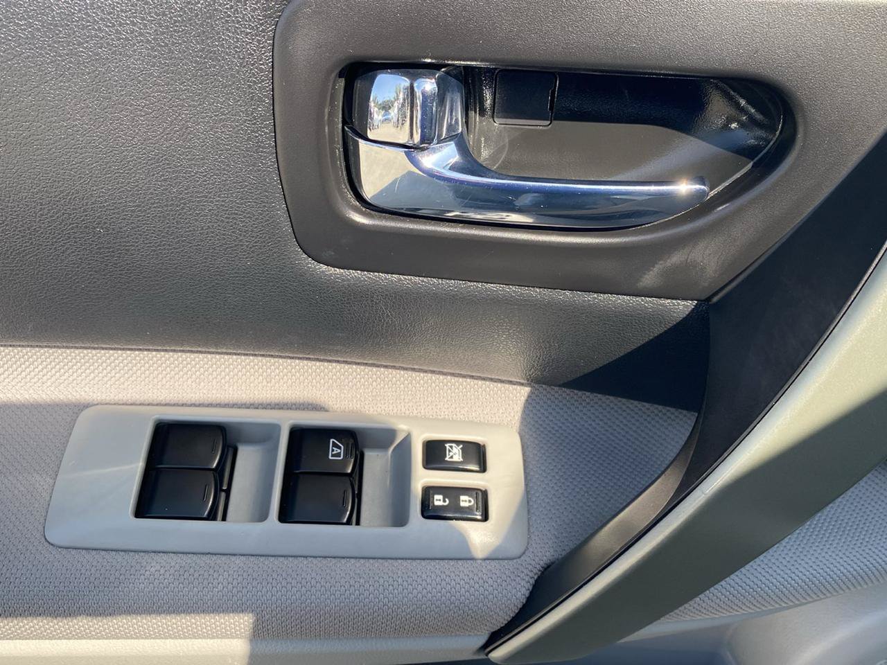 Used 2012 Nissan Rogue S w/ Special Edition Pkg FWD image 17