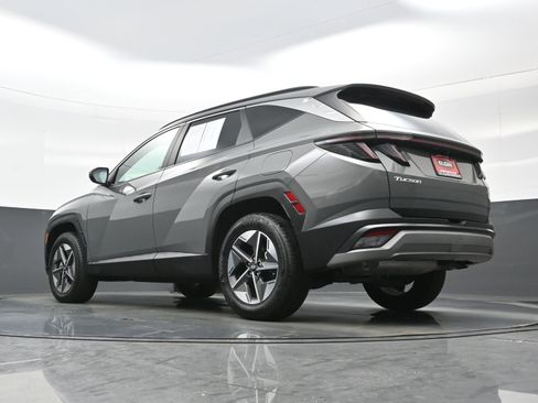 Used 2025 Hyundai Tucson SEL AWD/4WD image 31