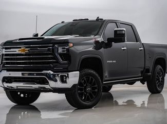 Used 2025 Chevrolet Silverado 2500 LTZ w/ LTZ Plus Package AWD/4WD video 1