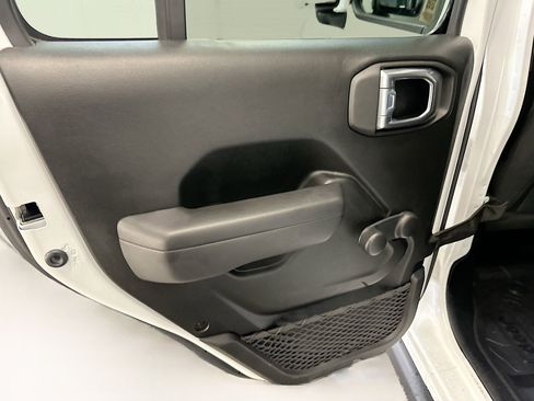 Used 2022 Jeep Gladiator Sport image 27