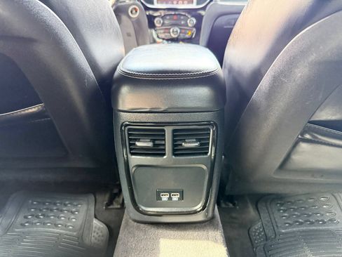 Used 2015 Chrysler 300 S RWD image 32