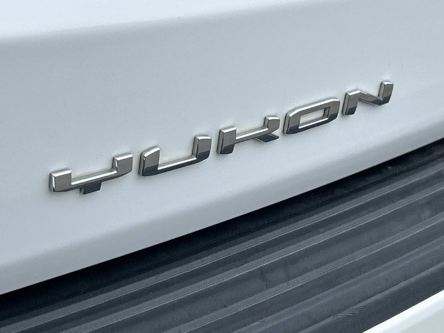 Used 2022 GMC Yukon XL AT4 w/ Technology Package AWD/4WD image 13