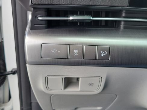 Used 2025 Hyundai Kona SEL FWD image 28