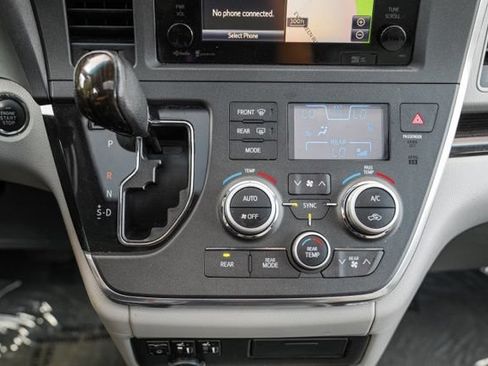 Used 2015 Toyota Sienna XLE w/ XLE Navigation Package FWD image 34