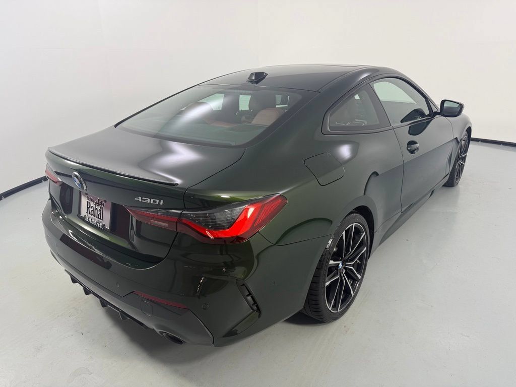 Used 2024 BMW 430i Coupe w/ M Sport Package RWD image 6