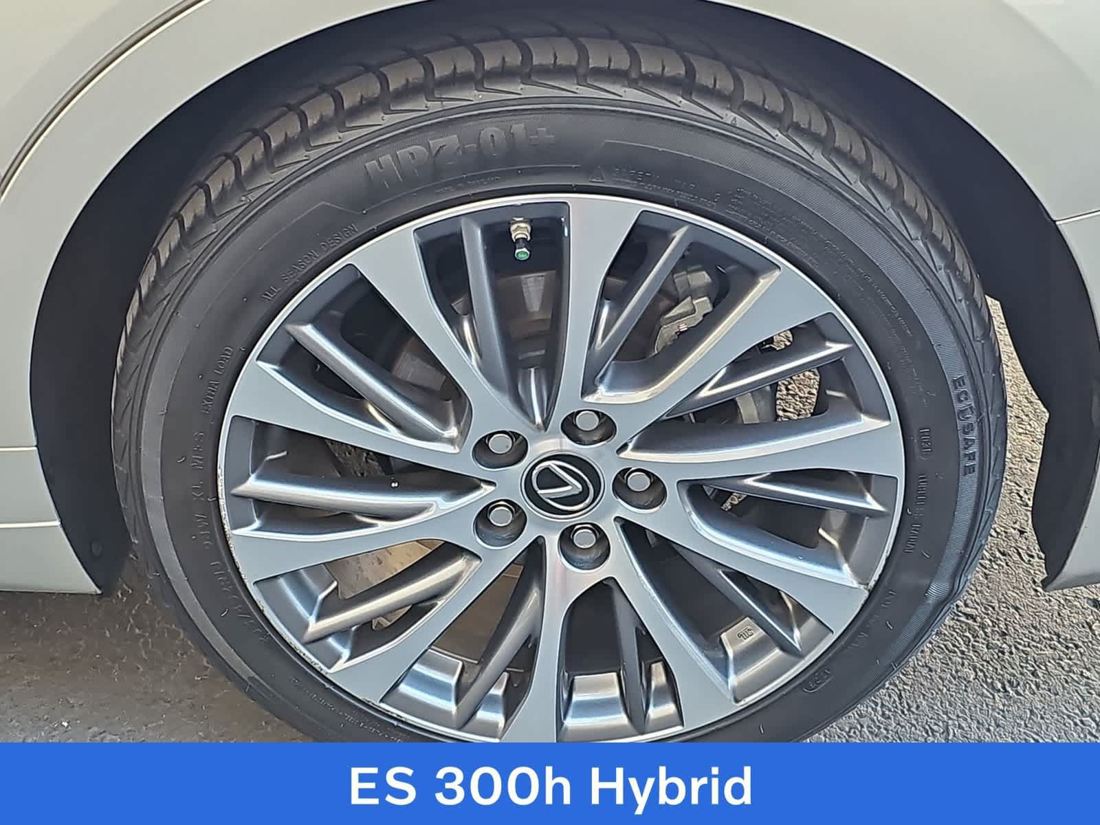 Used 2019 Lexus ES 300h w/ Premium Package FWD image 12