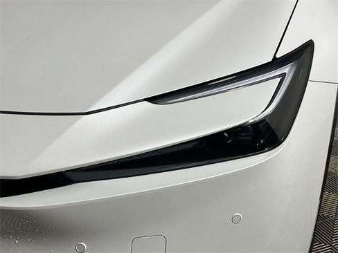 New 2025 Toyota Prius Plug-In Hybrid image 9