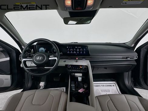 Certified 2024 Hyundai Elantra Limited FWD image 12