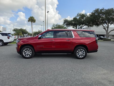 New 2026 Chevrolet Suburban Premier AWD/4WD image 9