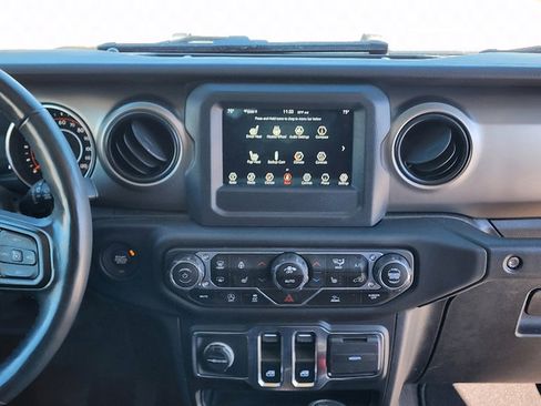 Used 2021 Jeep Wrangler Sport S image 3