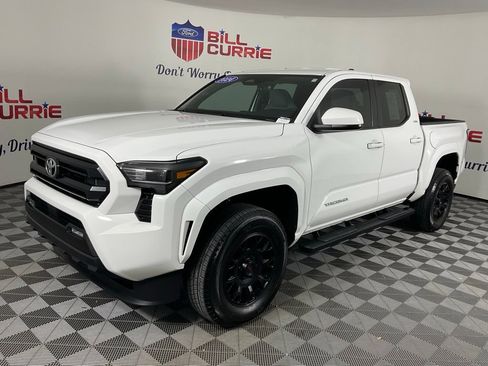 Used 2024 Toyota Tacoma SR5 RWD image 7