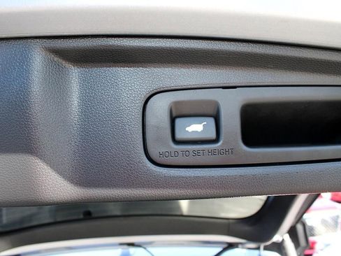 Used 2025 Honda CR-V EX-L image 40
