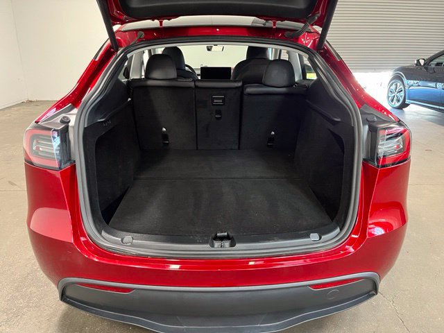 Used 2024 Tesla Model Y Long Range RWD image 17