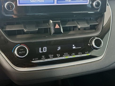 Used 2020 Toyota Corolla LE FWD image 15