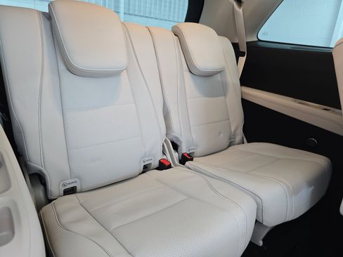 New 2026 Mercedes-Benz GLS 450 4MATIC image 12