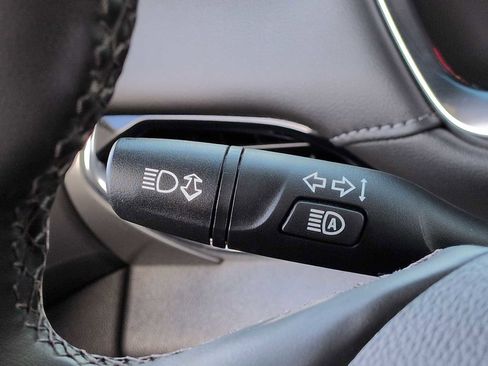 Used 2023 Chevrolet Traverse LT image 27