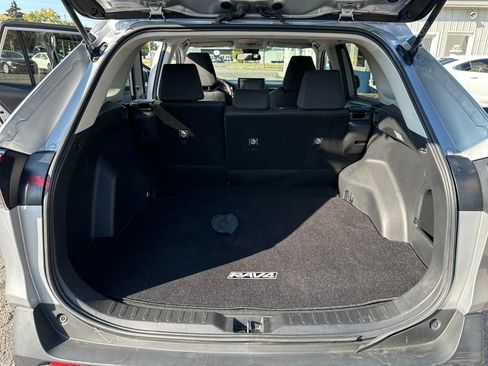 Used 2021 Toyota RAV4 LE image 25