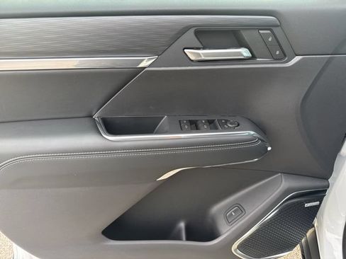 New 2026 GMC Acadia Elevation w/ LPO, Floor Liner Package AWD/4WD image 10