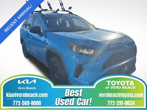Used 2019 Toyota RAV4 LE image 1