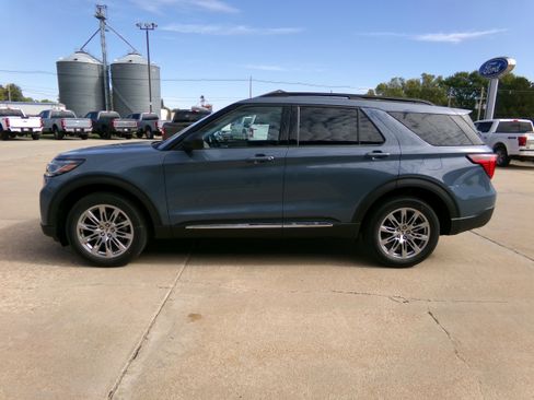 New 2025 Ford Explorer Active w/ Active Comfort Package image 6