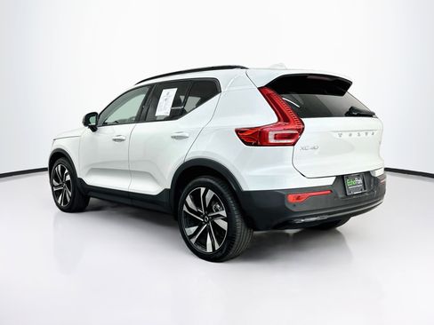Used 2025 Volvo XC40 B5 Plus AWD/4WD image 5