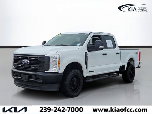 Used 2025 Ford F250 XL AWD/4WD image 3