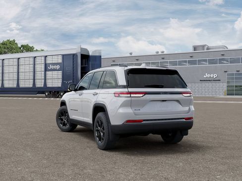New 2026 Jeep Grand Cherokee Altitude AWD/4WD image 3