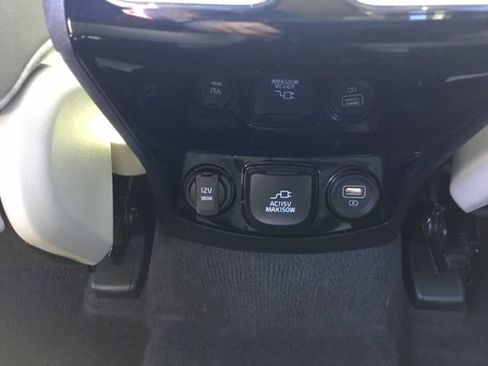 Used 2023 Kia Sorento SX AWD/4WD image 20