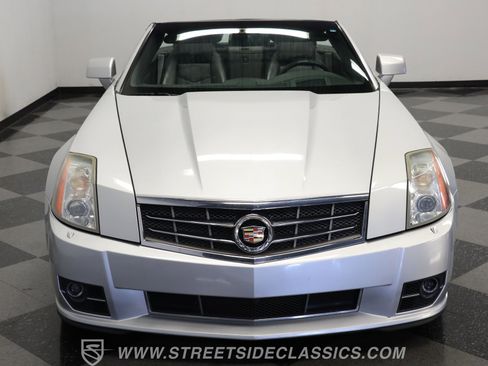 Used 2009 Cadillac XLR image 15