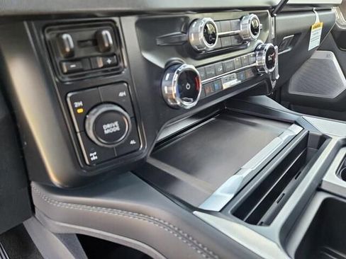 New 2026 Ford F250 Platinum w/ FX4 Off-Road Package AWD/4WD image 12