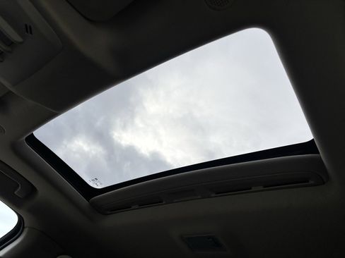 Used 2019 Buick Encore Sport Touring image 18