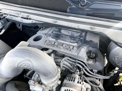 Used 2019 RAM 1500 Laramie AWD/4WD image 35