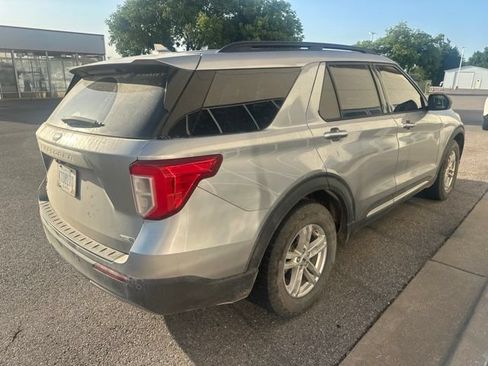 Used 2020 Ford Explorer XLT w/ Equipment Group 202A AWD/4WD image 4