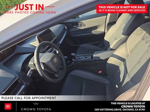 Used 2026 Toyota Prius XLE FWD image 4