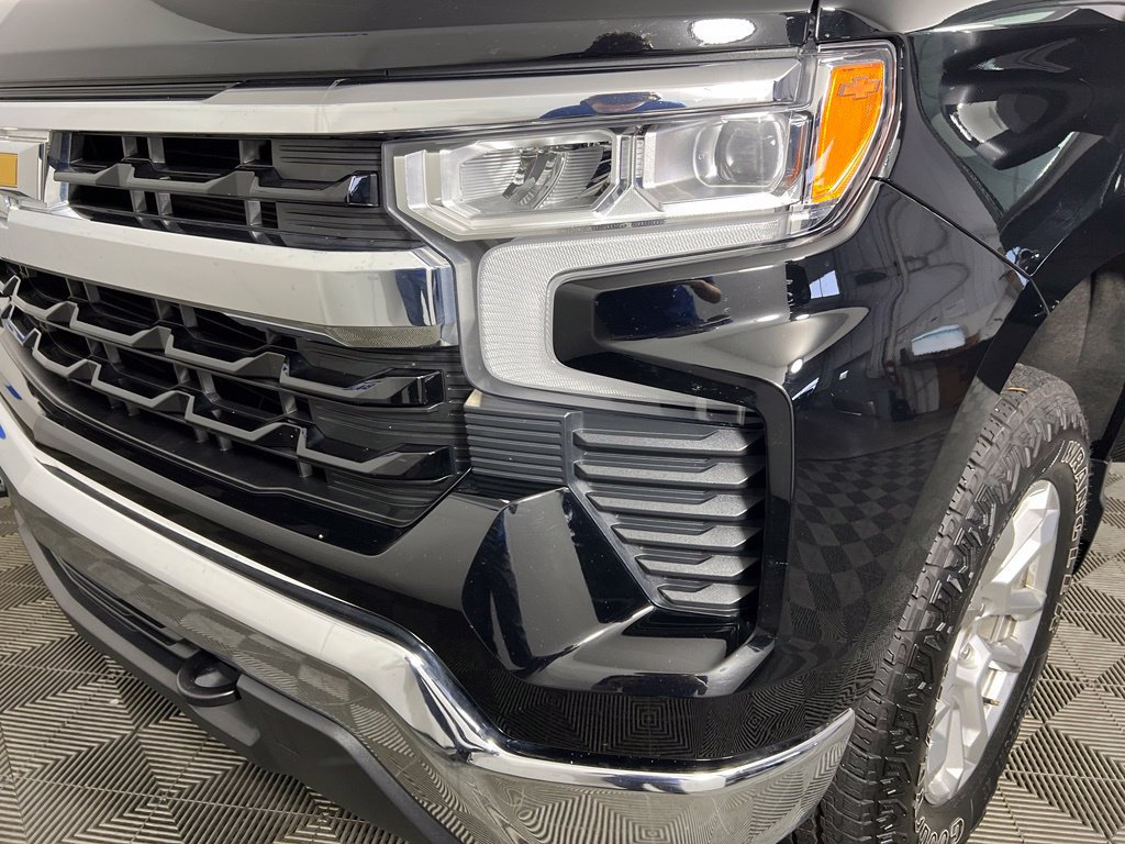 Certified 2024 Chevrolet Silverado 1500 LT AWD/4WD image 33
